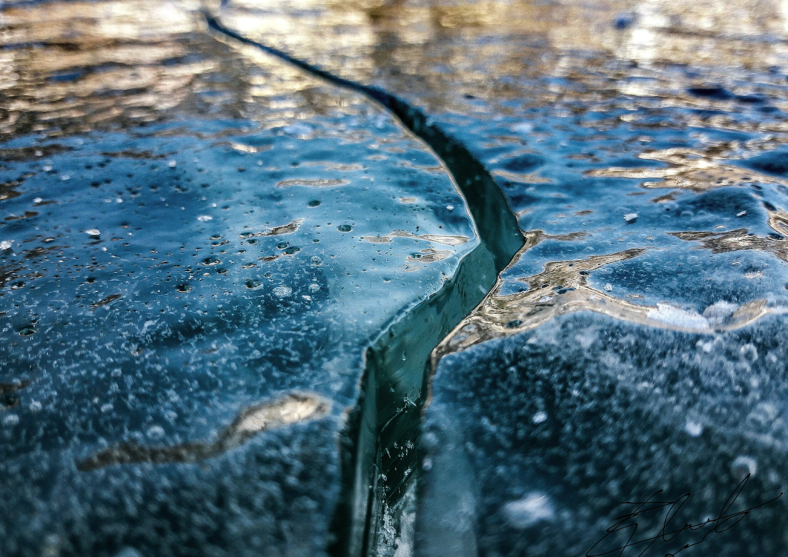 Market Crack: Warning Sign or Window of Opportunity? | Advisorpedia